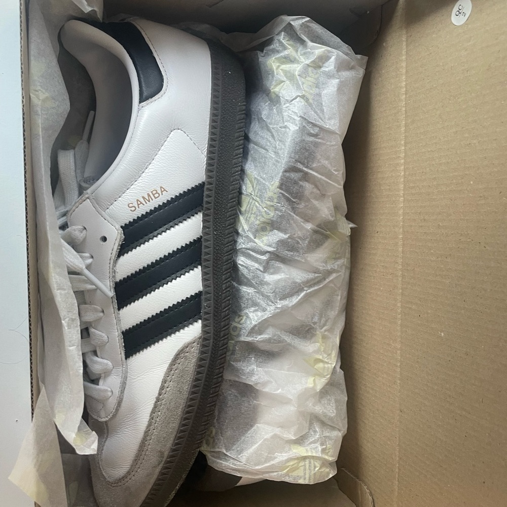 Adidas Sambas. Size 9 (fits size 10/10.5 Women’s). Worn 3 times. - Picture 3 of 3